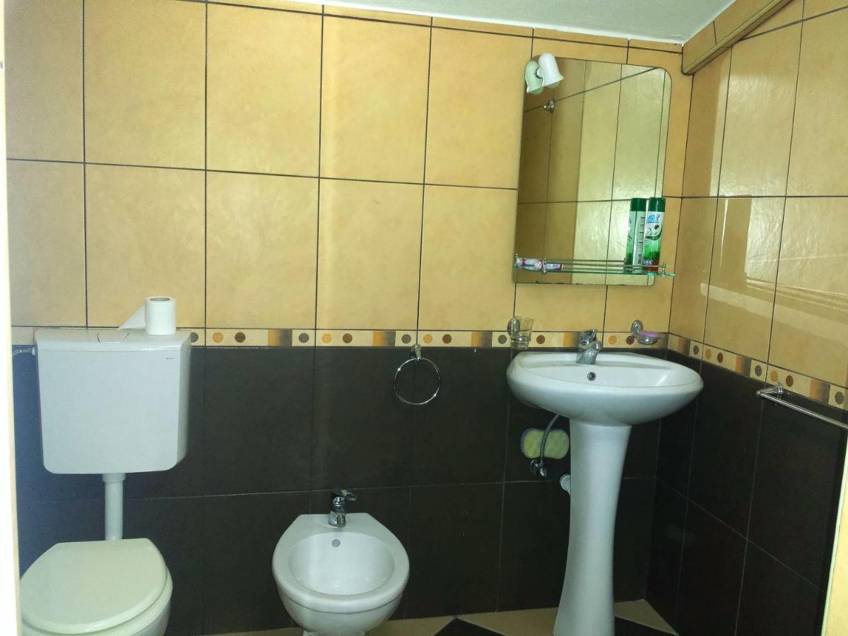 Hoxha Rooms ウルツィニ 部屋 写真