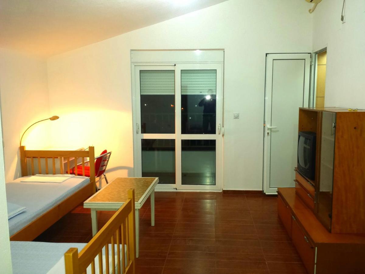 Hoxha Rooms ウルツィニ 部屋 写真