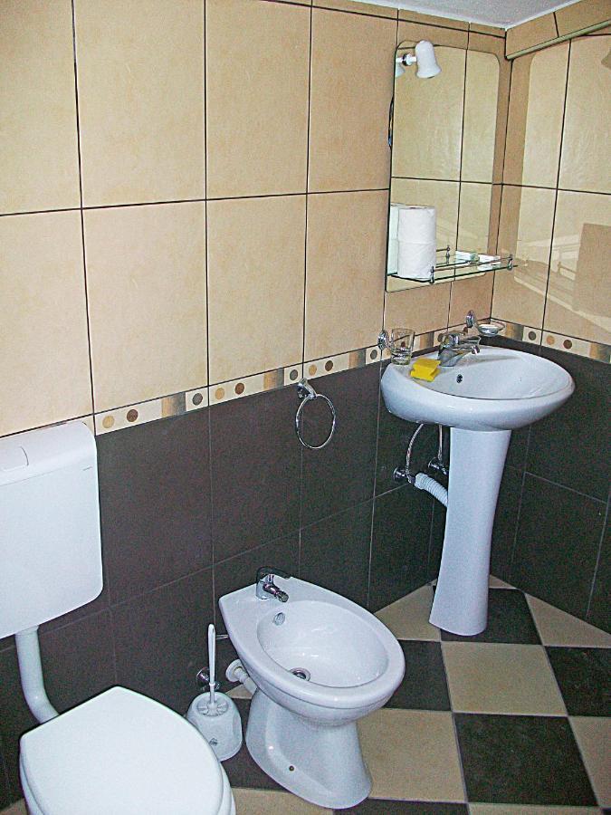 Hoxha Rooms ウルツィニ 部屋 写真